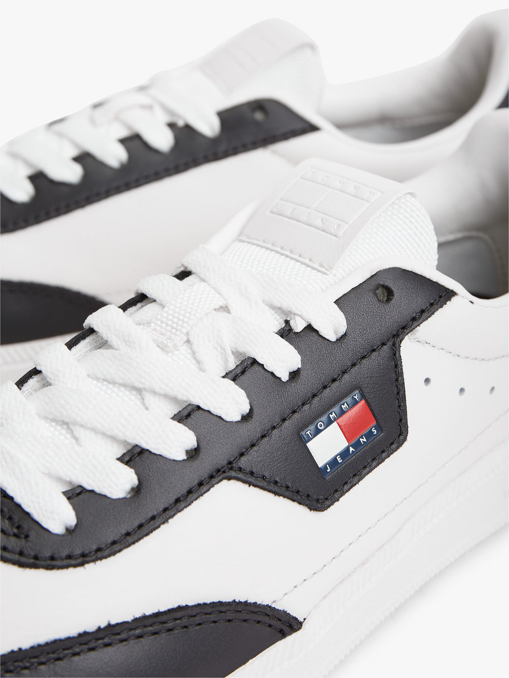 Women Essential Low Profile Sneaker
