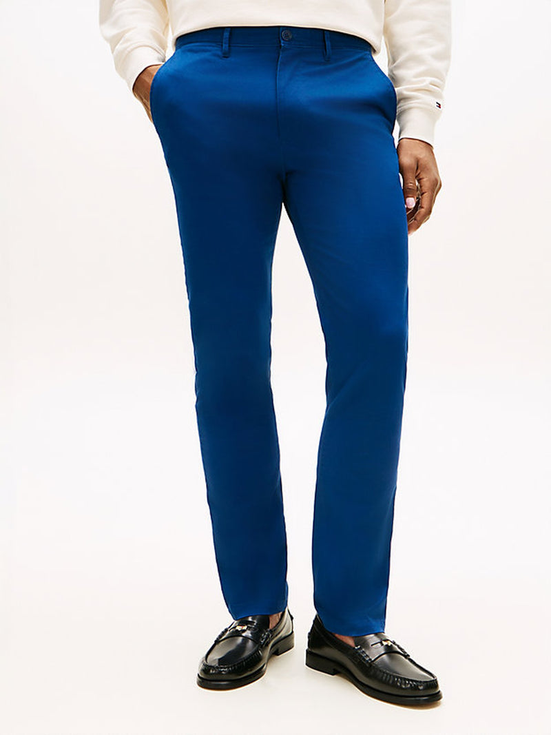 Men Slim Straight Fit Solid Twill Trouser