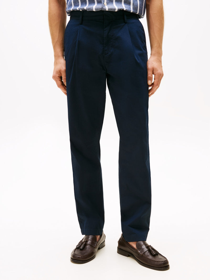 Men Regular Tapered Fit Pleated Ripstop Trouser