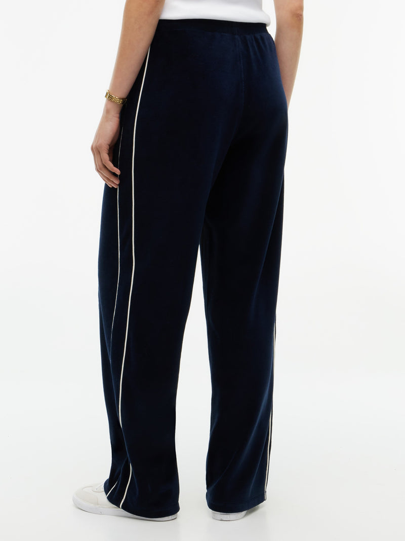 Women Solid Straight Fit Track Pant