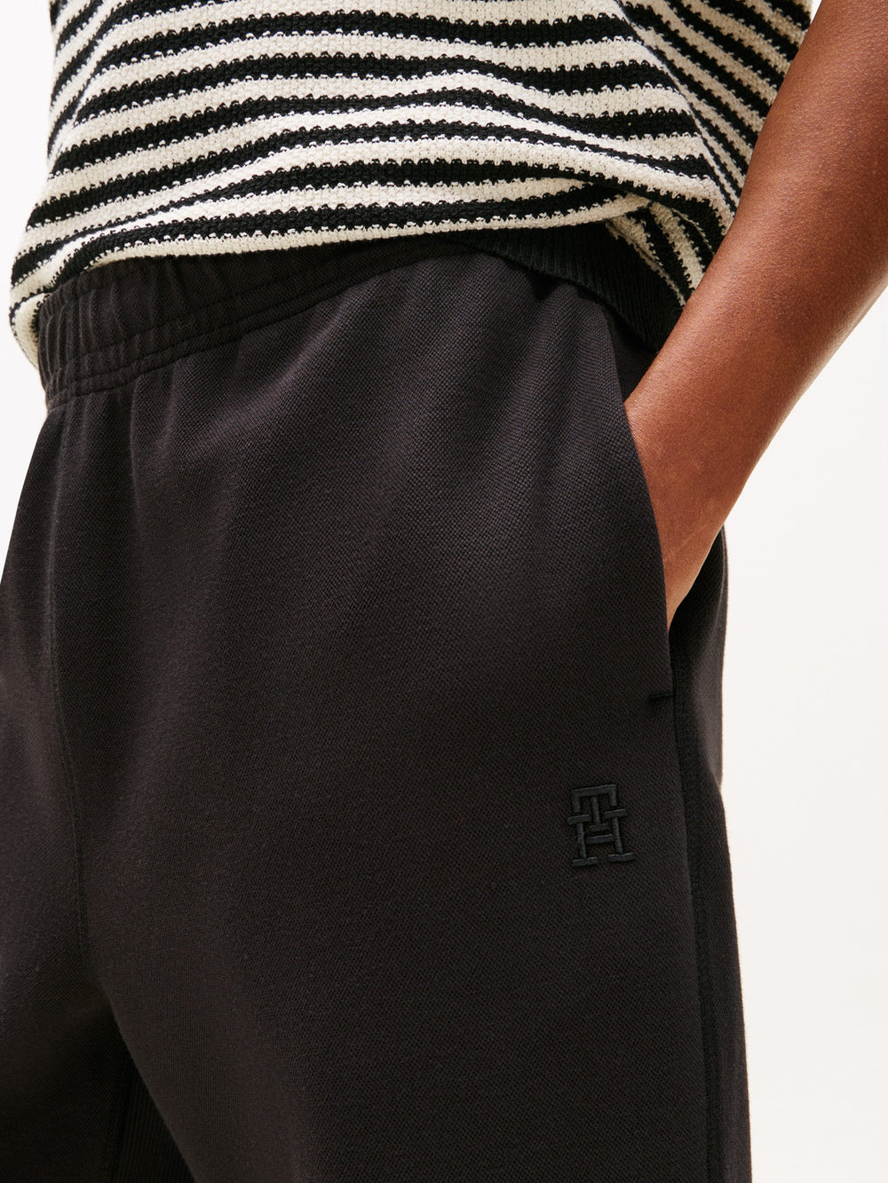 Men Regular Fit Track Pant