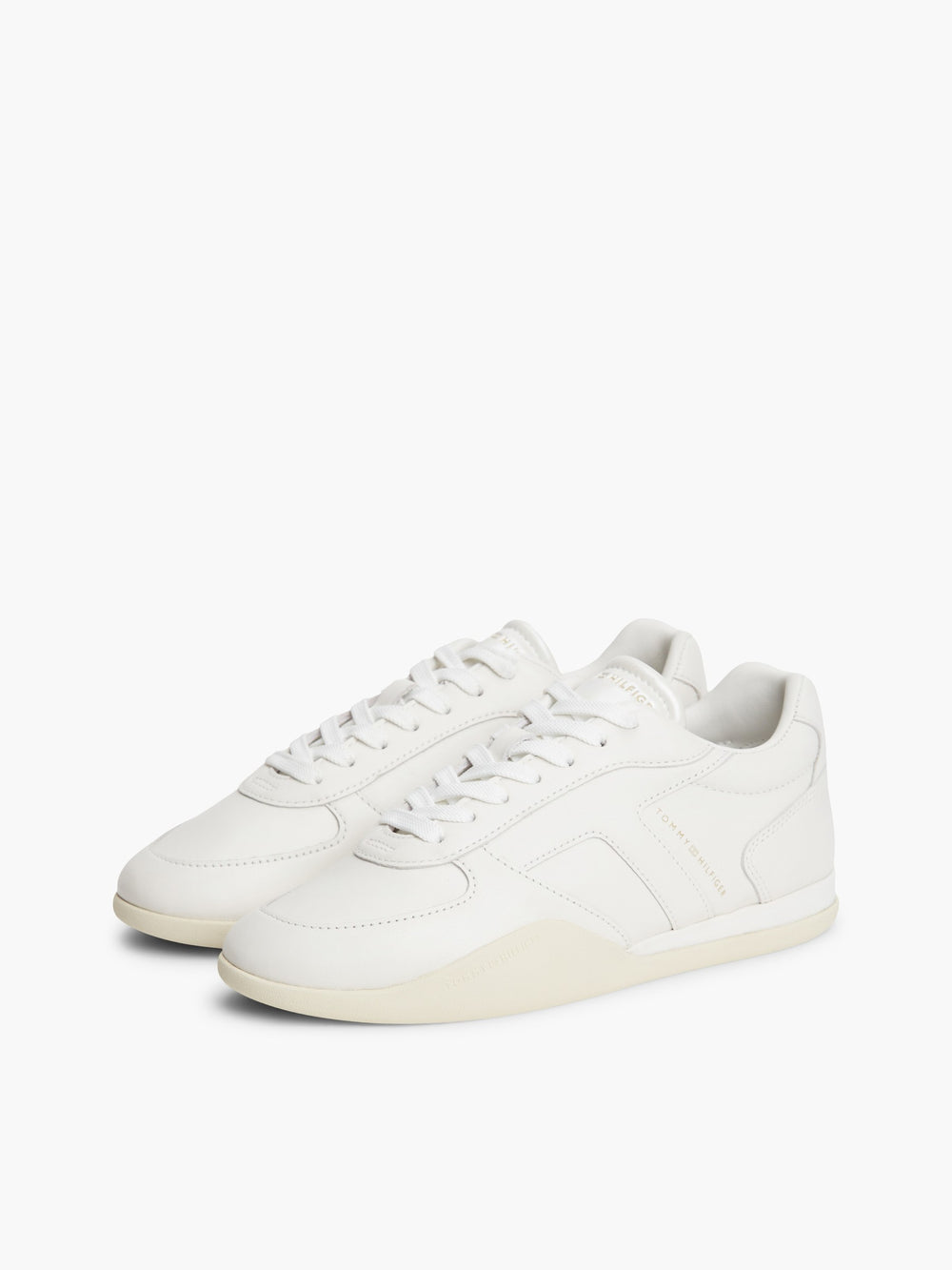 Women Vintage Low Profile Sneaker