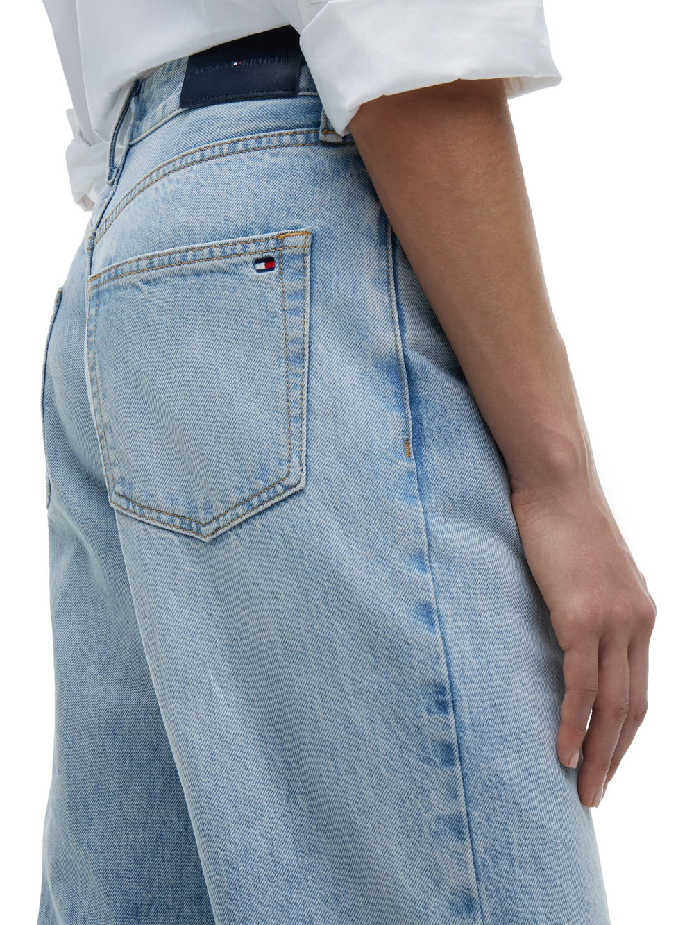 Mid Rise Light Wash Loose Straight Jeans