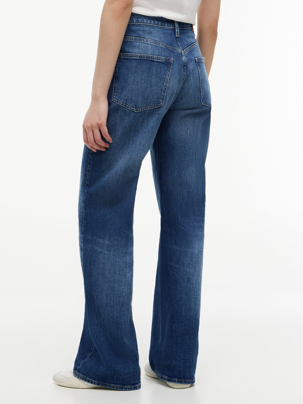 Women Mid Rise Mid Wash Stretch Relaxed Straight Jeans