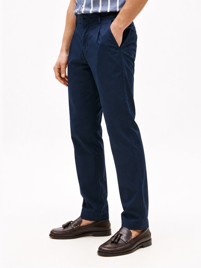 Men Regular Tapered Fit Pleated Ripstop Trouser