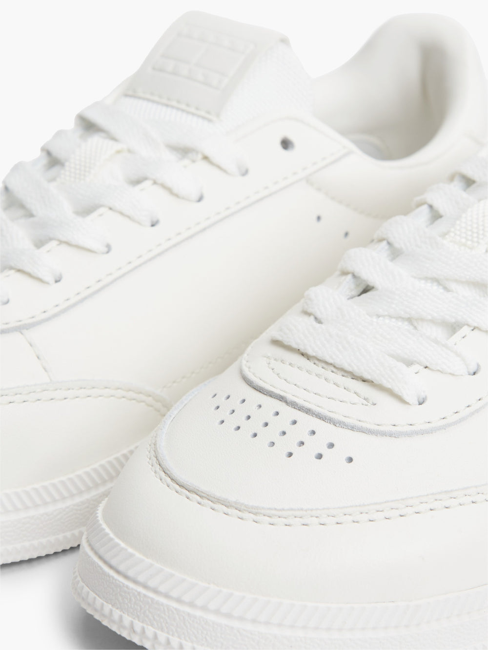 Women Essential Low Profile Sneaker