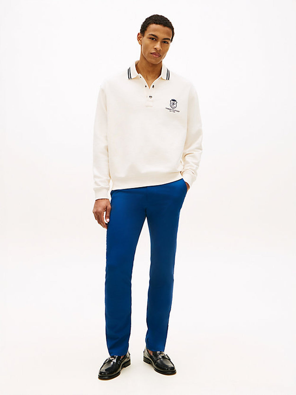 Men Slim Straight Fit Solid Twill Trouser
