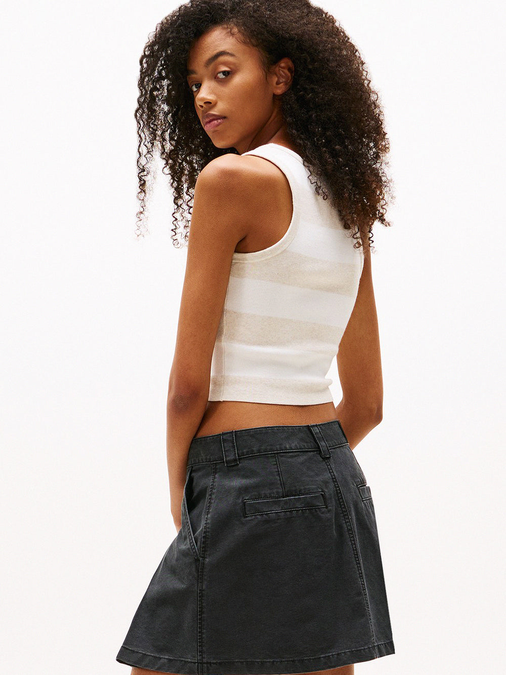 Sleeveless Cropped Fit Tank