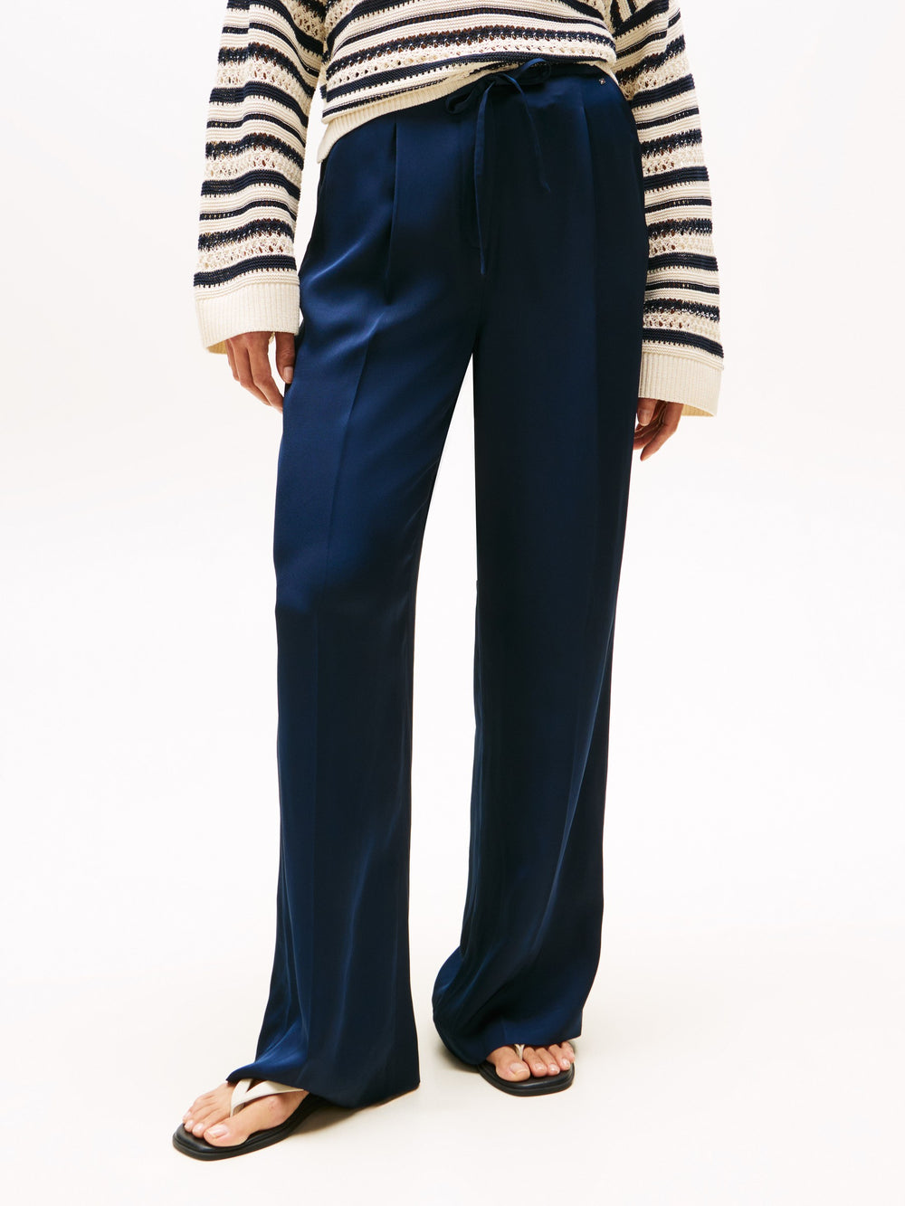 Women Solid Relaxed Straight Trouser