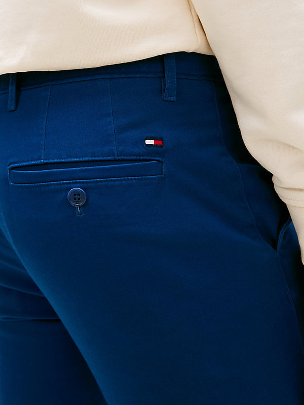 Men Slim Straight Fit Solid Twill Trouser