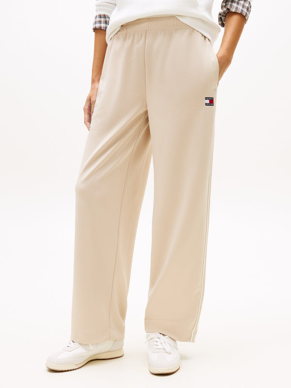 Women Solid Straight Fit Track Pant