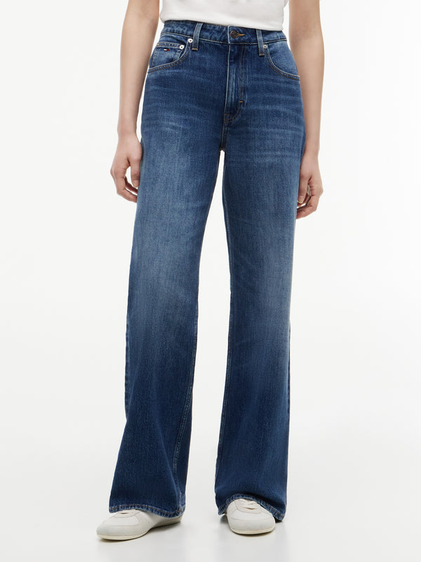 Women Mid Rise Mid Wash Stretch Relaxed Straight Jeans