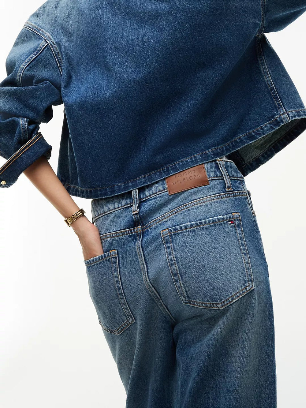Women Mid Rise Mid Wash Wide Jeans